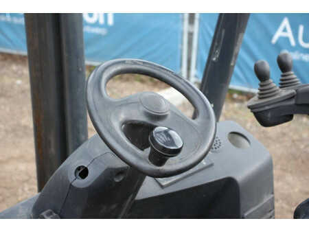 Terénní vysokozdvižný vozík 2013  Linde H25T (20)