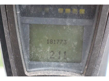 Terénní vysokozdvižný vozík 2013  Linde H25T (26)