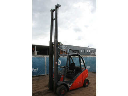 Terénní vysokozdvižný vozík 2013  Linde H25T (3)