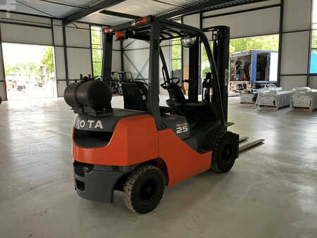 LPG VZV 2008  Toyota 02-8FGF25 (8)