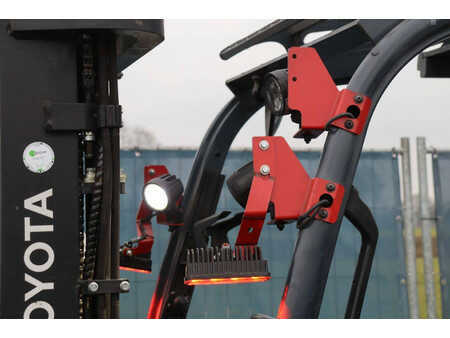 Elektromos 4 kerekű 2021  Toyota 8FBE18T (13)