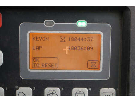 Elektromos 4 kerekű 2021  Toyota 8FBE18T (26)