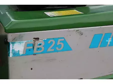 Eléctrica de 4 ruedas 2008  Artison FB 25 (16)