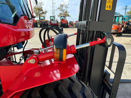 Empilhador todo-terreno 2025  [div] RTF-3500 (11)