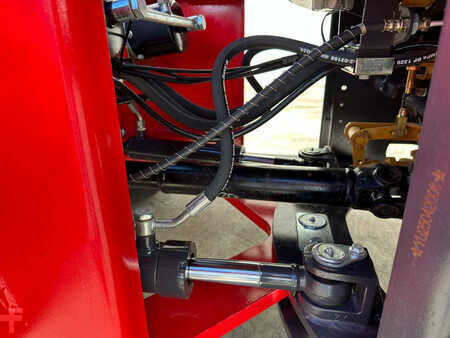 Empilhador todo-terreno 2025  [div] RTF-3500 (14)