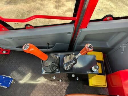 Empilhador todo-terreno 2025  [div] RTF-3500 (28)