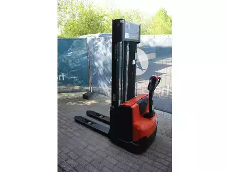 Stacker pedestre 2017  Toyota SWE120 (3)