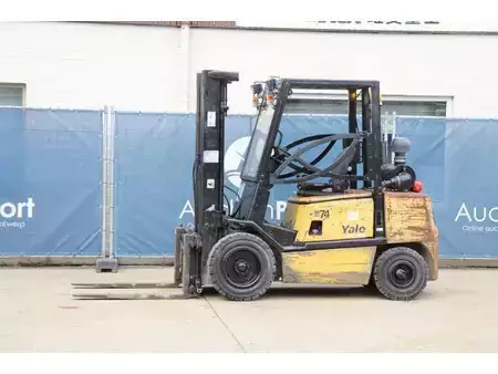Carretilla elevadora diésel 1998  Yale GDP30TF (1)