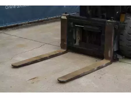 Carretilla elevadora diésel 1998  Yale GDP30TF (10)