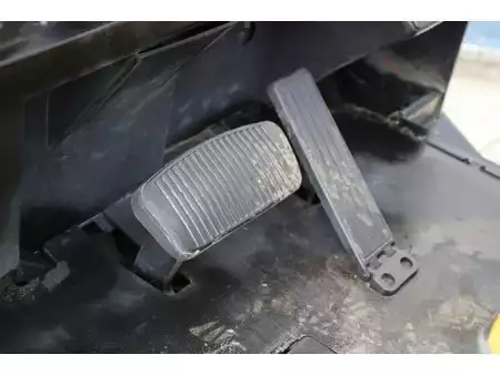 Carretilla elevadora diésel 1998  Yale GDP30TF (26)