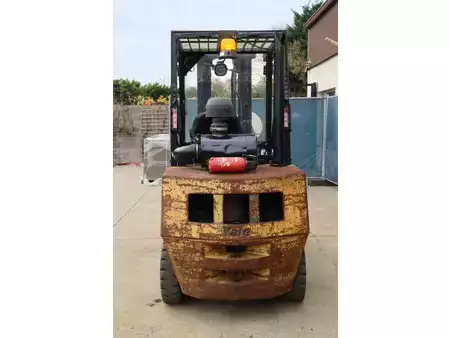 Carretilla elevadora diésel 1998  Yale GDP30TF (5)