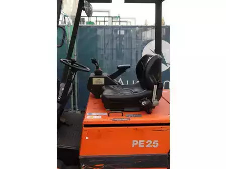 Elektromos 4 kerekű 1998  Mic PE 25 MP MK VI A-1 (19)