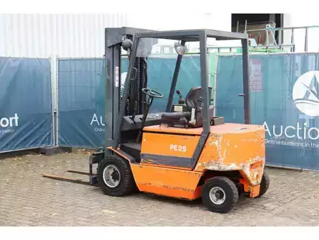 Elektromos 4 kerekű 1998  Mic PE 25 MP MK VI A-1 (3)