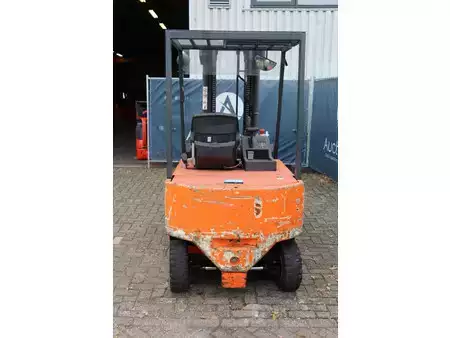 Elektromos 4 kerekű 1998  Mic PE 25 MP MK VI A-1 (5)