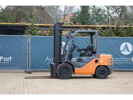 Carrelli elevatori diesel 2012  Toyota 52-8FDJF35 (1)