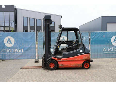 Electric - 4 wheels 2000  Linde E25-02 (2)