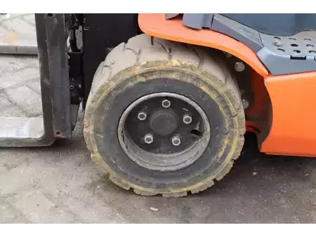 Elektro čtyřkolový VZV 2018  Toyota 8FBE20T (14)
