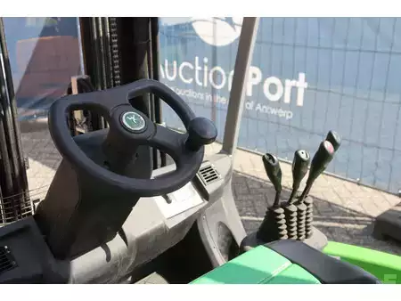 Chariots électriques à 4 roues 2017  Cesab B316 (23)