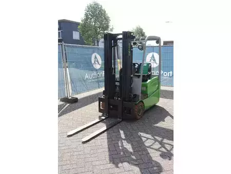 Chariots électriques à 4 roues 2017  Cesab B316 (9)