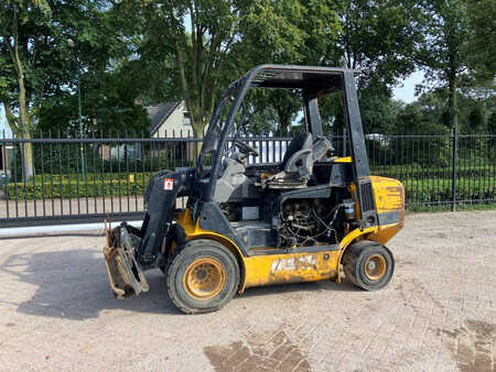 Chariots téléscopiques fixes 2004  JCB TLT2D (1)