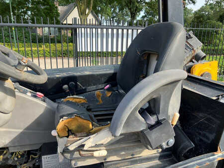 Chariots téléscopiques fixes 2004  JCB TLT2D (11)