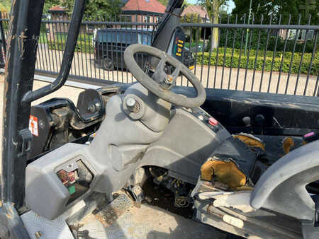 Chariots téléscopiques fixes 2004  JCB TLT2D (12)