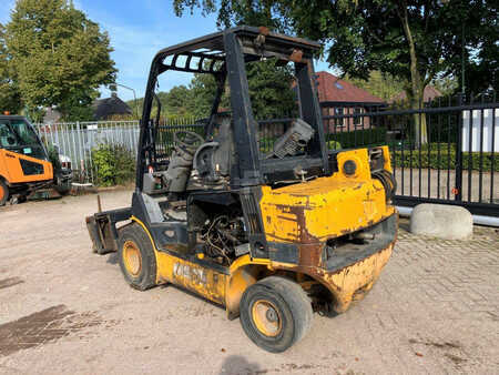 Chariots téléscopiques fixes 2004  JCB TLT2D (3)