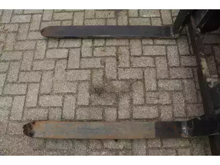 Carrelli fuoristrada 4x4 2000  Manitou M 30-4 (11)