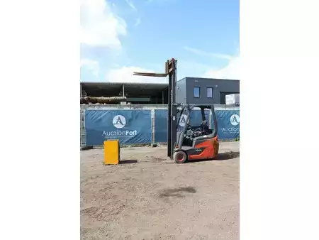 Eléctrica de 4 ruedas 2019  Linde E16C (25)