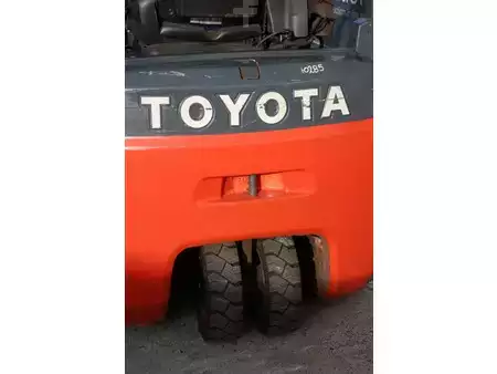 Elektryczne 4-kołowe - Toyota 15 (15)