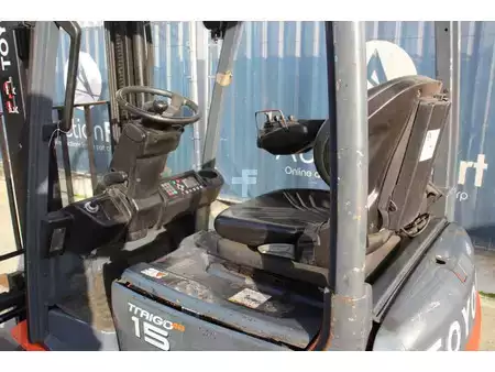 Elektryczne 4-kołowe - Toyota 15 (19)