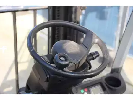 Elektryczne 4-kołowe - Toyota 15 (20)