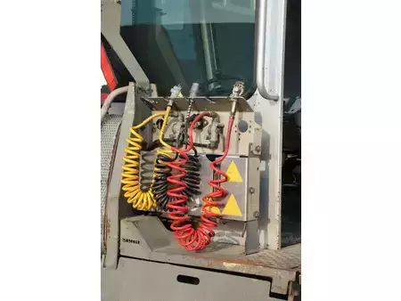 terminal traktor 2009  Terberg YT182 (17)