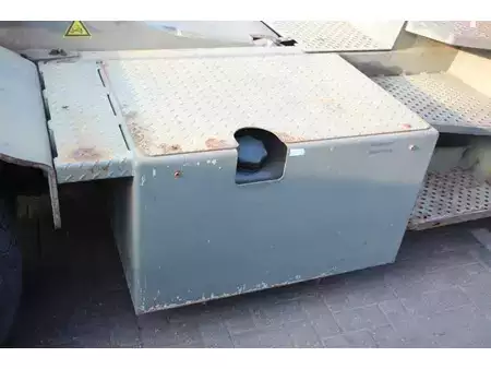 terminal traktor 2009  Terberg YT182 (18)