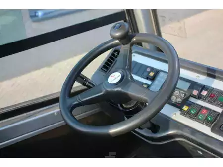 terminal traktor 2009  Terberg YT182 (24)