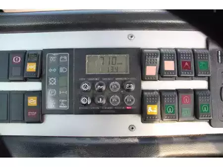 terminal traktor 2009  Terberg YT182 (26)