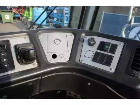 terminal traktor 2009  Terberg YT182 (28)