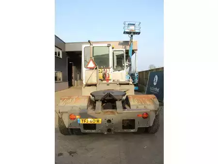 terminal traktor 2009  Terberg YT182 (4)