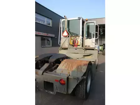 terminal traktor 2009  Terberg YT182 (5)