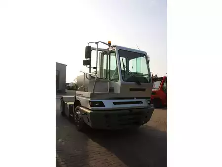 terminal traktor 2009  Terberg YT182 (6)