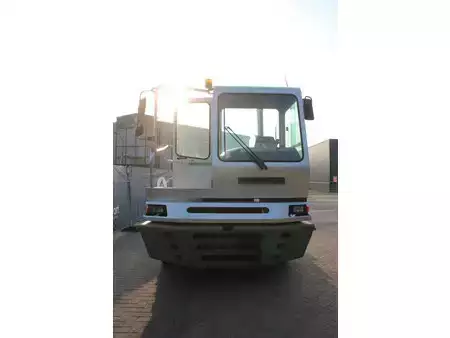 terminal traktor 2009  Terberg YT182 (7)