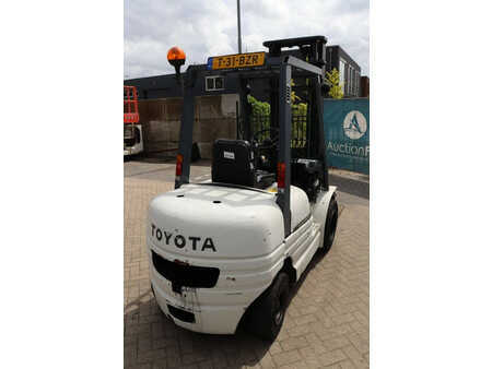 Carrelli elevatori diesel 1997  Toyota 62-6FDF30 (7)