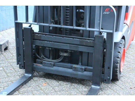 Eléctrico - 4 rodas 2017  Linde E16-02 (10)