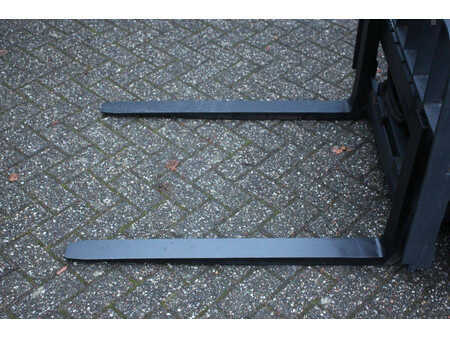 Eléctrico - 4 rodas 2017  Linde E16-02 (11)