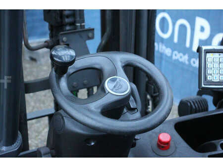 Eléctrico - 4 rodas 2017  Linde E16-02 (19)