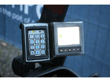 Eléctrico - 4 rodas 2017  Linde E16-02 (20)