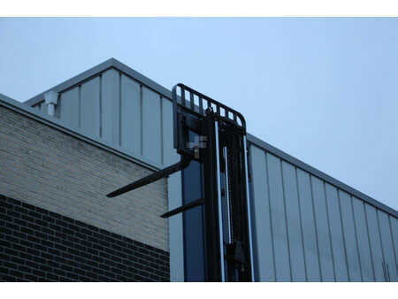 Eléctrico - 4 rodas 2017  Linde E16-02 (29)