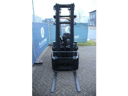 Eléctrico - 4 rodas 2017  Linde E16-02 (7)