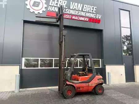 Chariots élévateurs diesel 1995  Linde H30D (14)