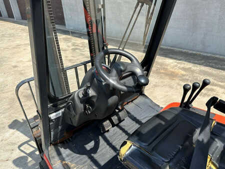 Wózki gazowe 1999  Linde H18T-02 (22)